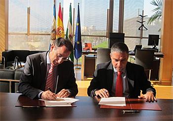 González de Lara y Bendodo, firman un acuerdo de colaboración (EP)