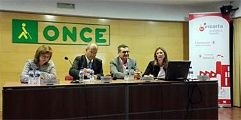 Joven trabajadora con discapacidad