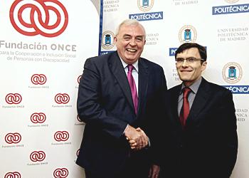 Javier Uceda (izqu.) saluda a Alberto Durán