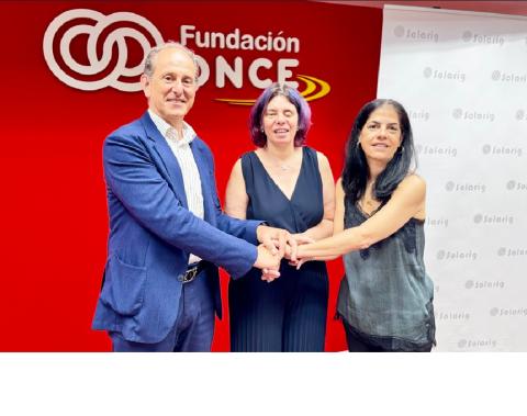 Foto de los firmantes.